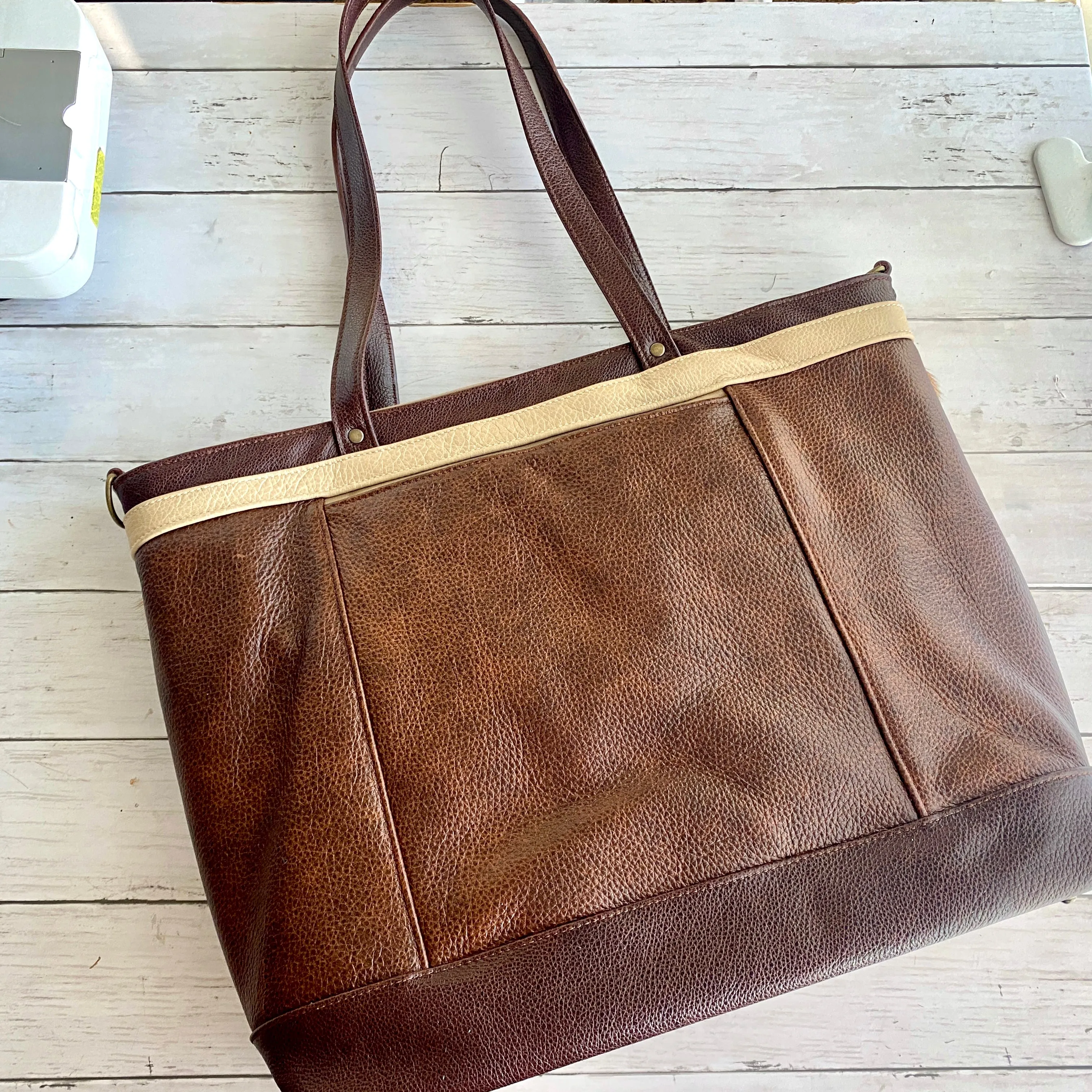 Shopper in Axis, Chestnut, Dark Roast, Toasted Oat